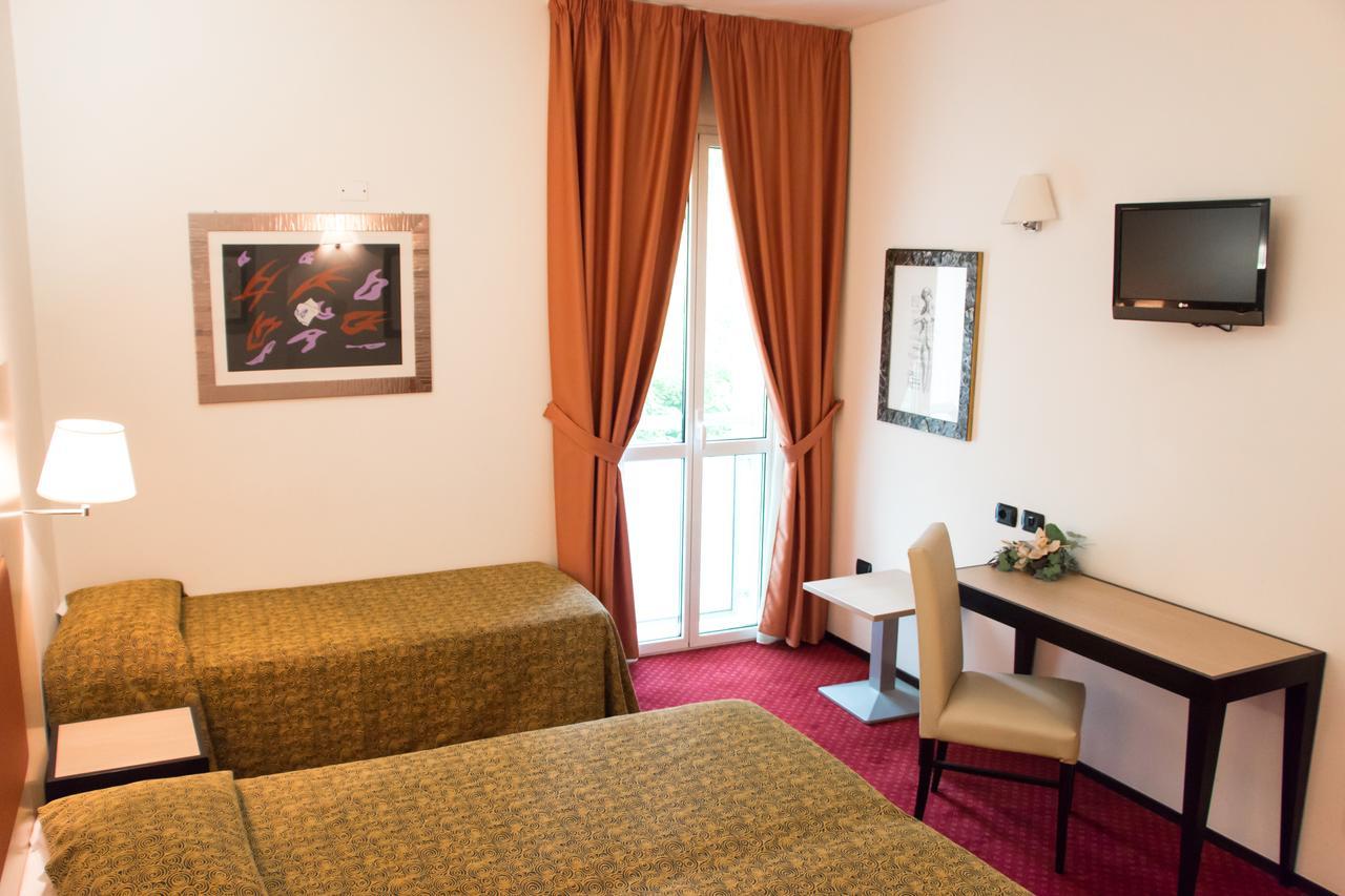 Hotel Fontanelle Fratta Terme Esterno foto