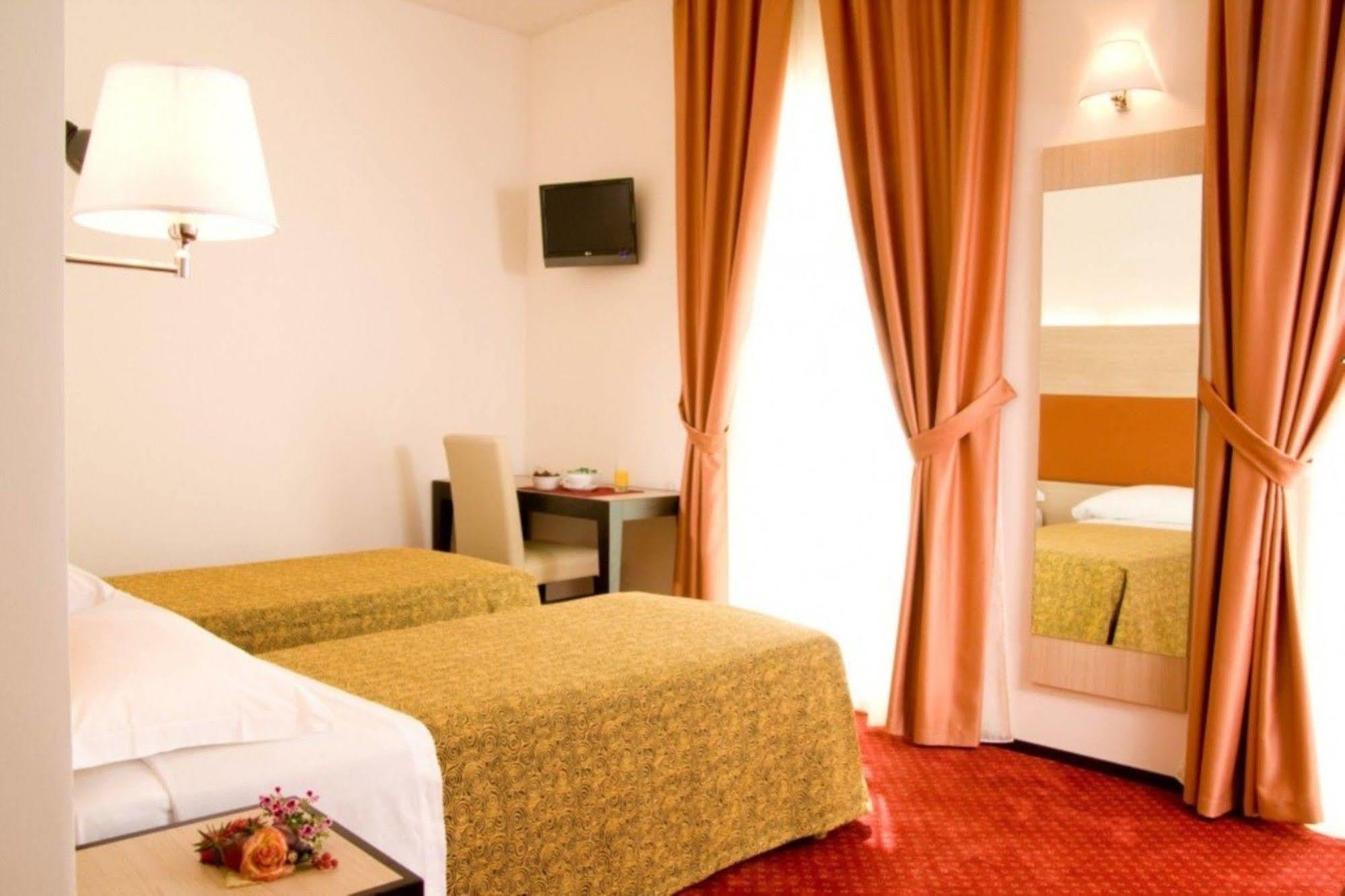 Hotel Fontanelle Fratta Terme Esterno foto