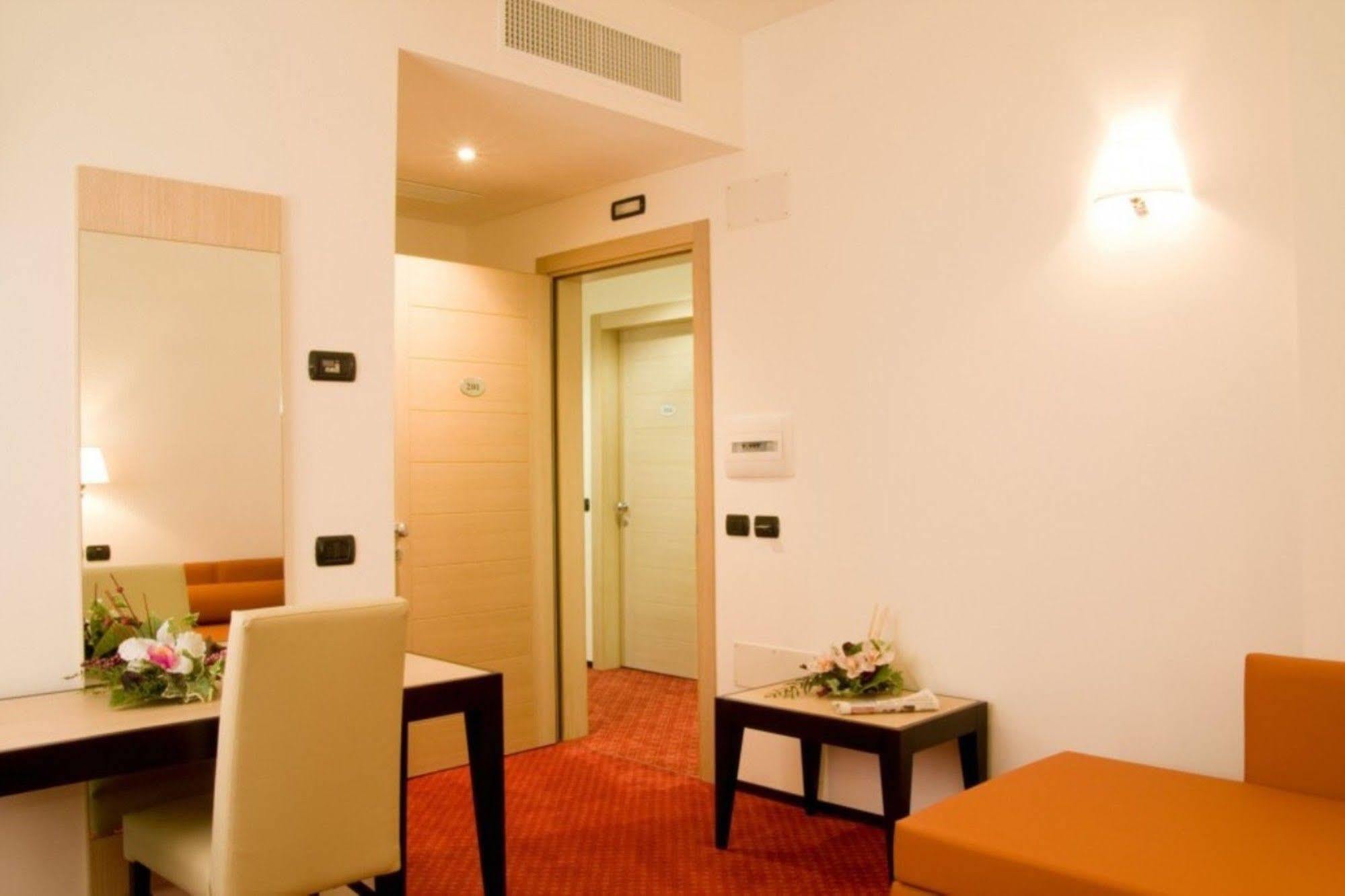 Hotel Fontanelle Fratta Terme Esterno foto