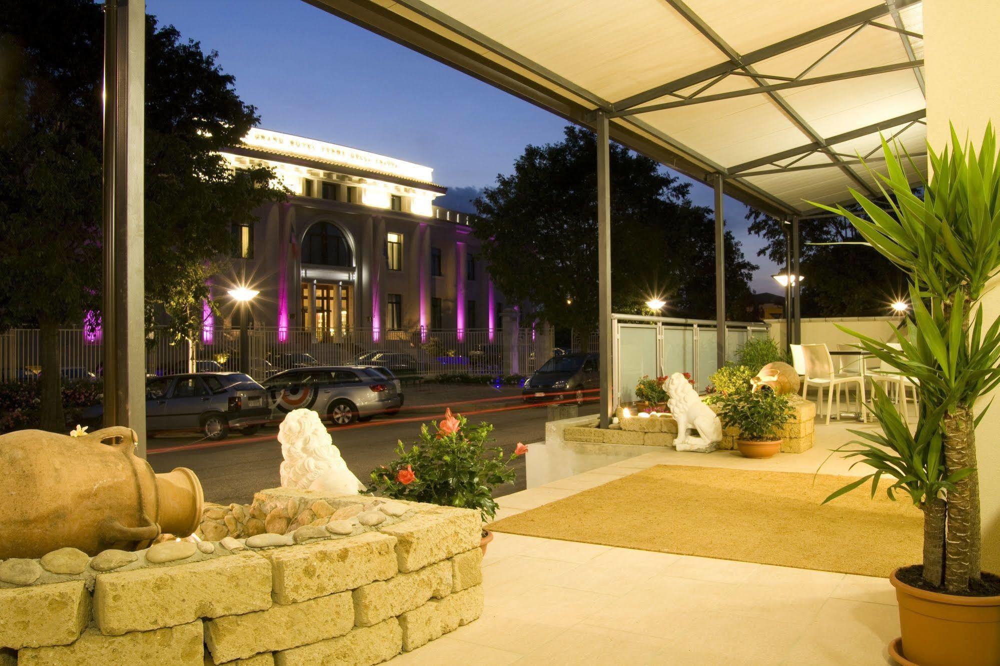 Hotel Fontanelle Fratta Terme Esterno foto