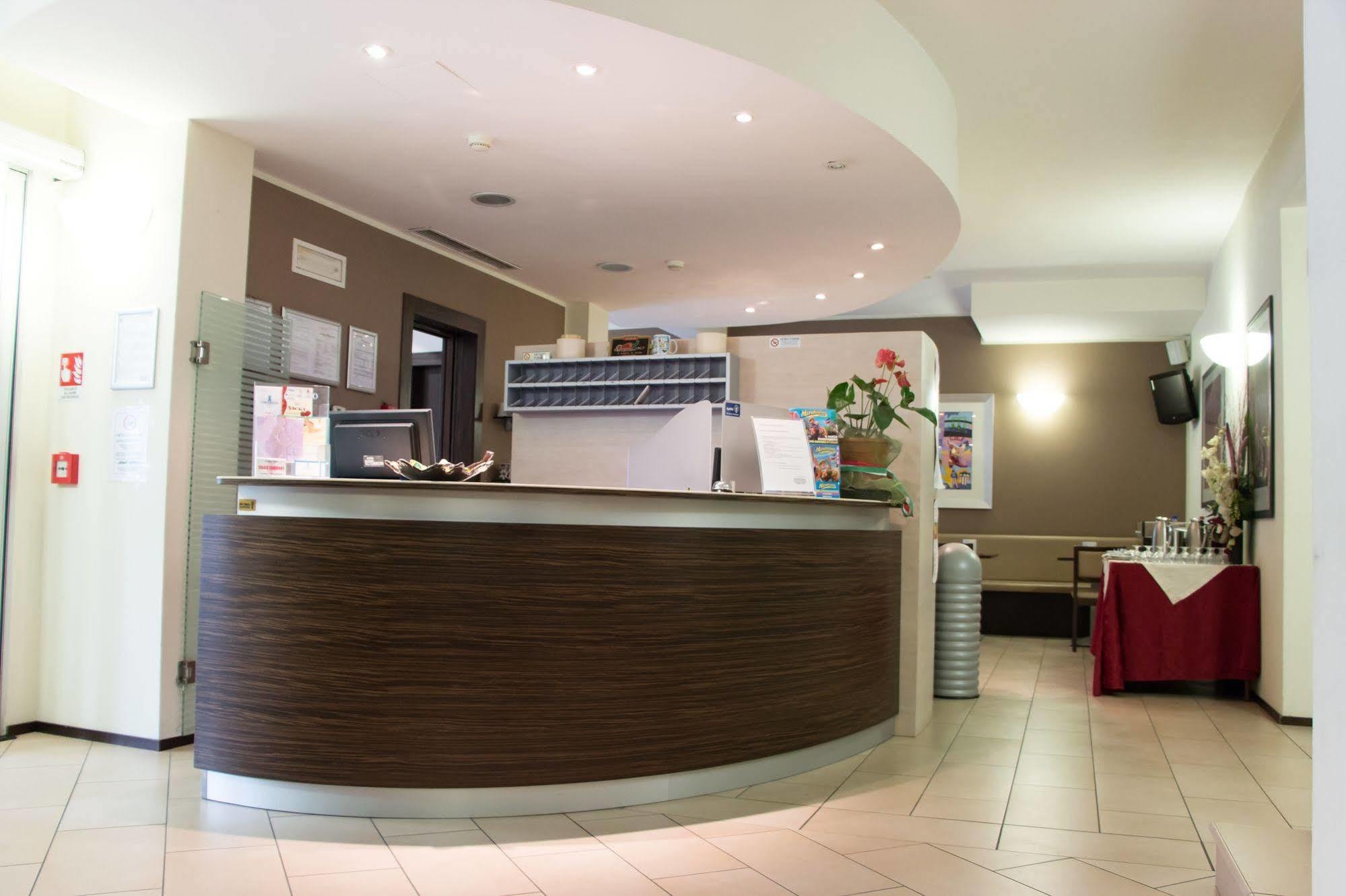 Hotel Fontanelle Fratta Terme Esterno foto
